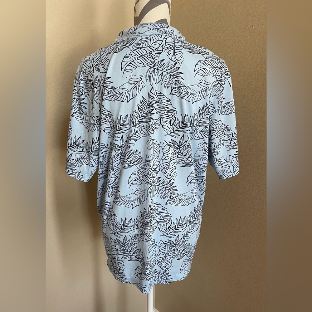 Caribbean Blue Pull Over - Front Zipper - Short Sleeve Shirt - Size: Medium - Picture 3 of 7